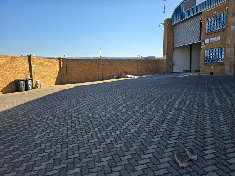 To Let commercial Property for Rent in Killarney Gardens Western Cape